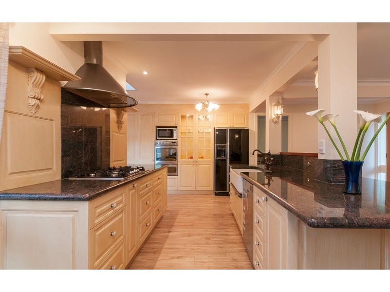 321 Wonga Road, Warranwood VIC 3134