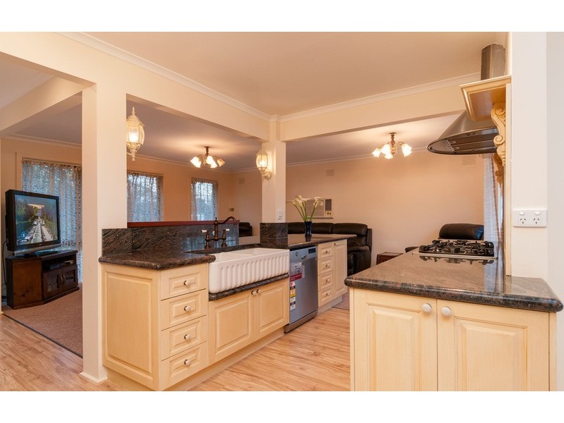 321 Wonga Road, Warranwood VIC 3134