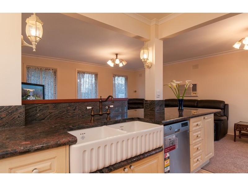 321 Wonga Road, Warranwood VIC 3134