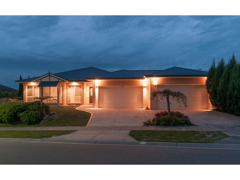 49 Larbert Road, Mooroolbark VIC 3138