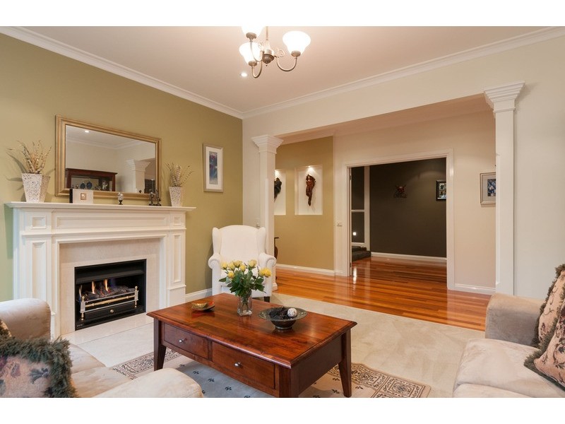 49 Larbert Road, Mooroolbark VIC 3138