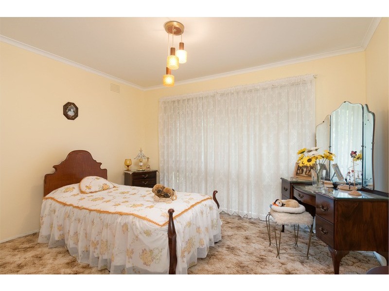 13 Malcolm Court, Croydon North VIC 3136