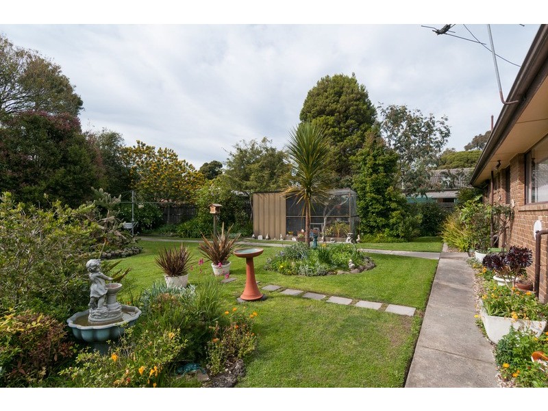 13 Malcolm Court, Croydon North VIC 3136