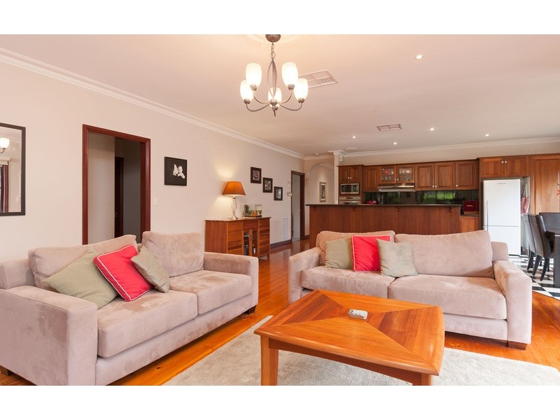 28 Summerhill Park Drive, Mooroolbark VIC 3138