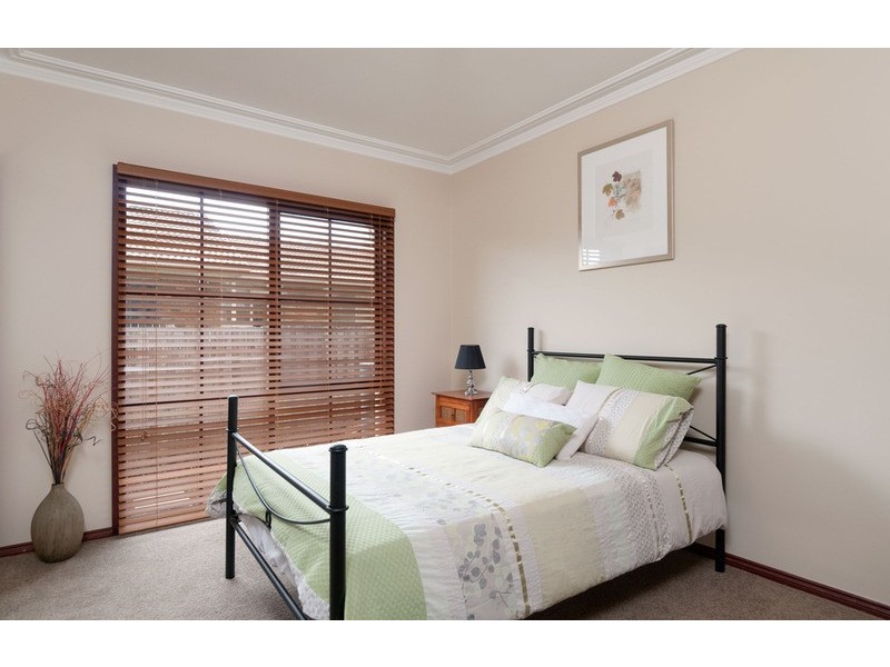 28 Summerhill Park Drive, Mooroolbark VIC 3138