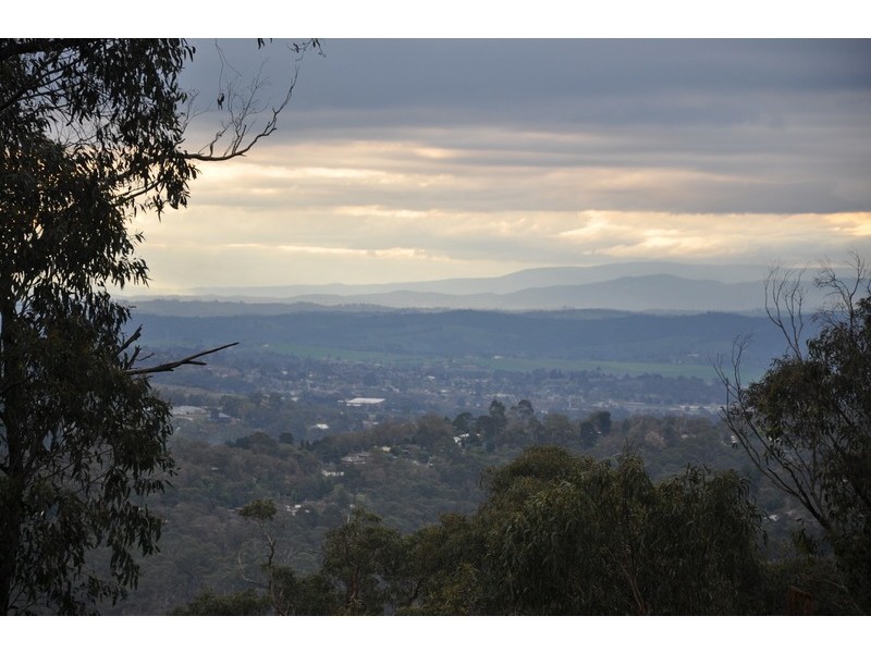 56 Inverness Road, Kalorama VIC 3766