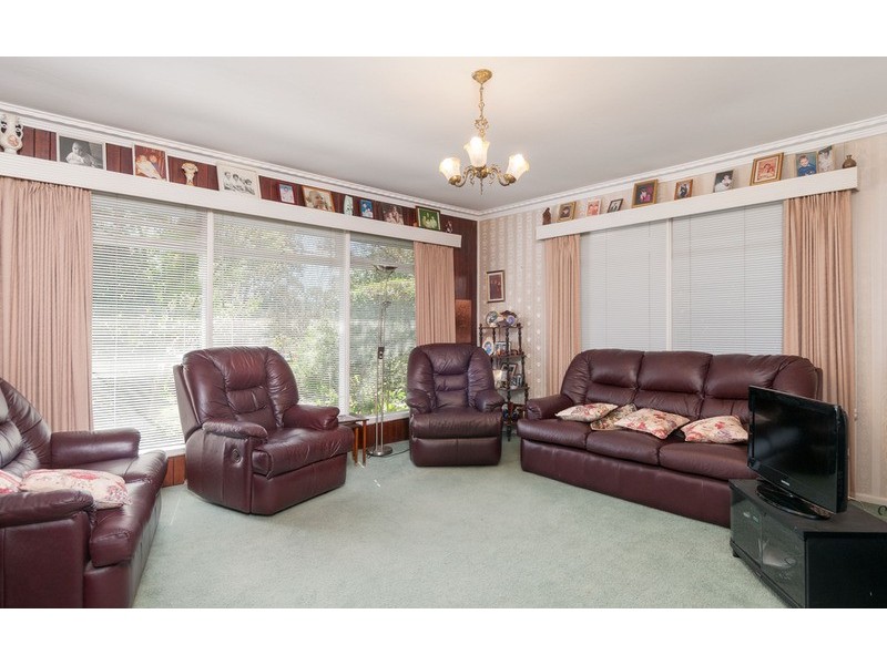 24 Charles Street, Mooroolbark VIC 3138