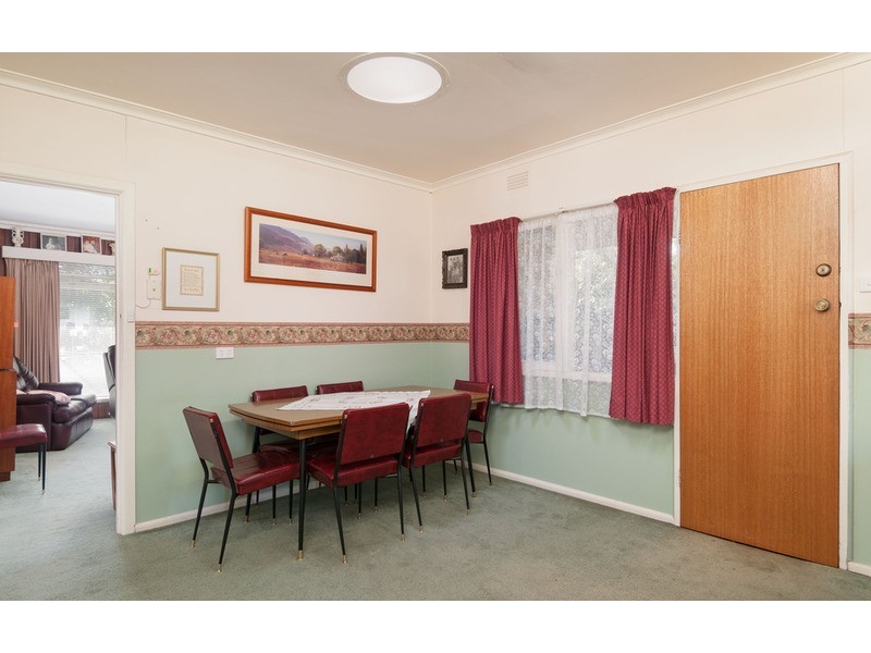 24 Charles Street, Mooroolbark VIC 3138