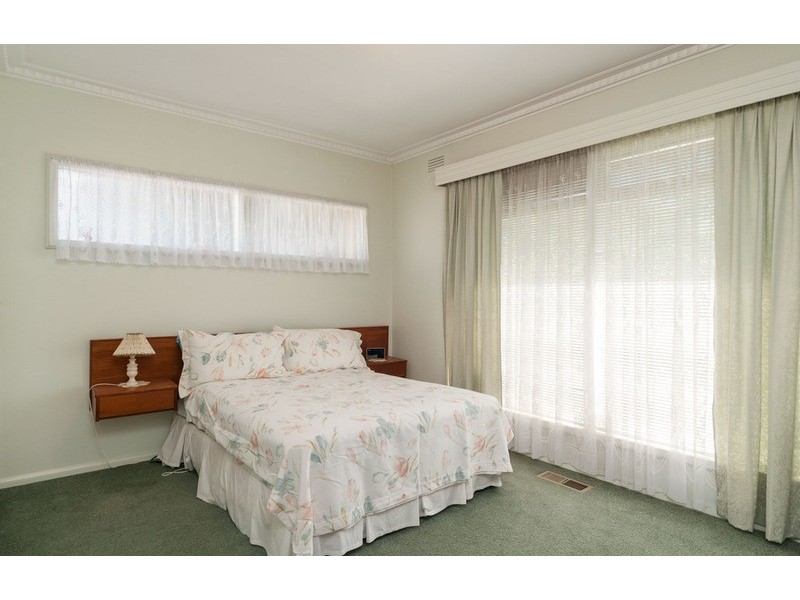 24 Charles Street, Mooroolbark VIC 3138