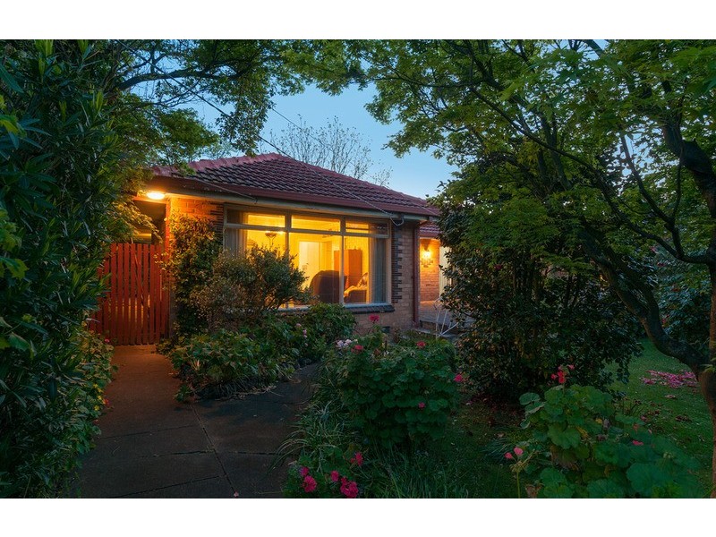 24 Charles Street, Mooroolbark VIC 3138