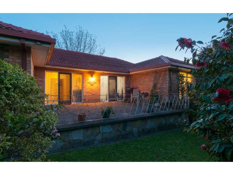 24 Charles Street, Mooroolbark VIC 3138