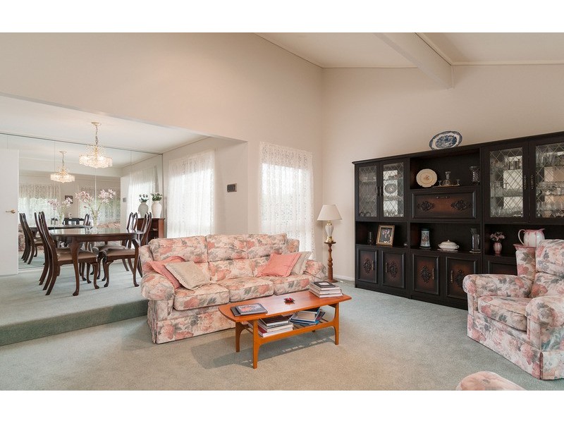 7 Summerhill Park Drive, Mooroolbark VIC 3138