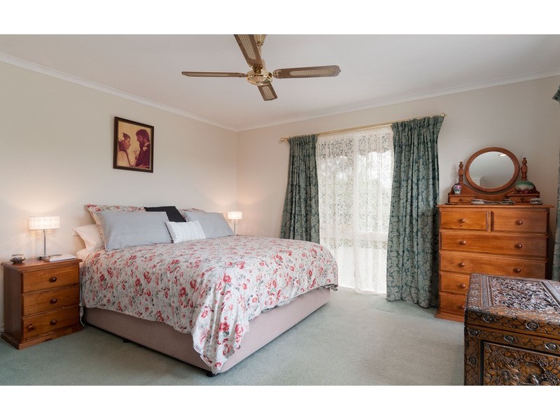 7 Summerhill Park Drive, Mooroolbark VIC 3138