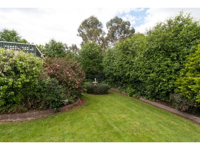 7 Summerhill Park Drive, Mooroolbark VIC 3138