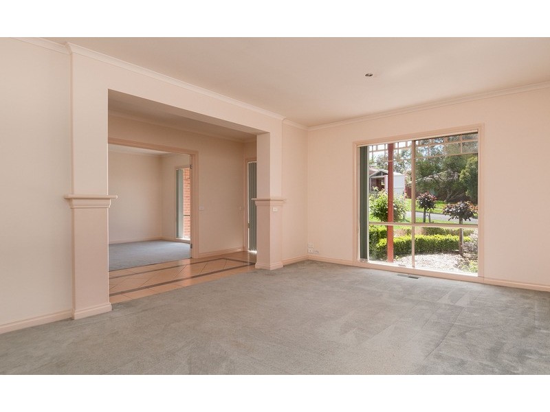 16 Corrong Crescent, Mooroolbark VIC 3138