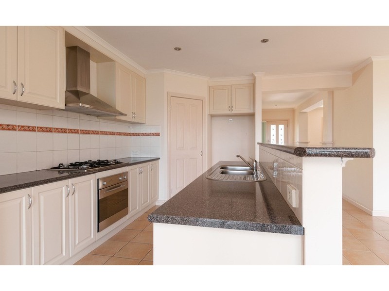 16 Corrong Crescent, Mooroolbark VIC 3138