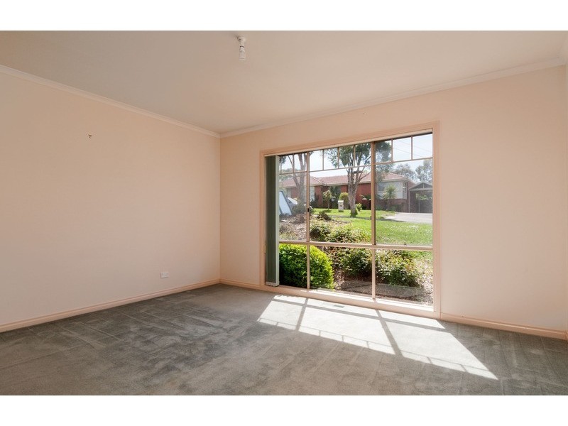 16 Corrong Crescent, Mooroolbark VIC 3138