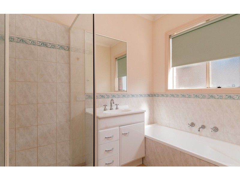 16 Corrong Crescent, Mooroolbark VIC 3138