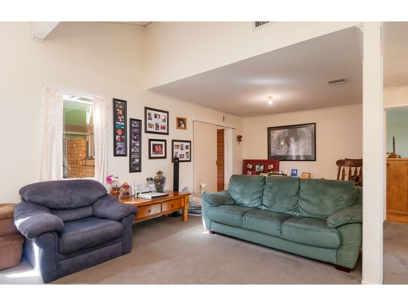 1 Kirsten Court, Mooroolbark VIC 3138