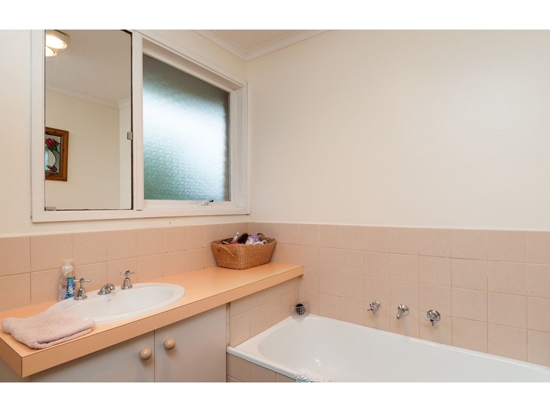 1 Kirsten Court, Mooroolbark VIC 3138