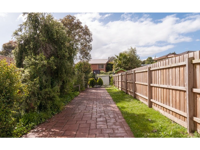 1 Kirsten Court, Mooroolbark VIC 3138