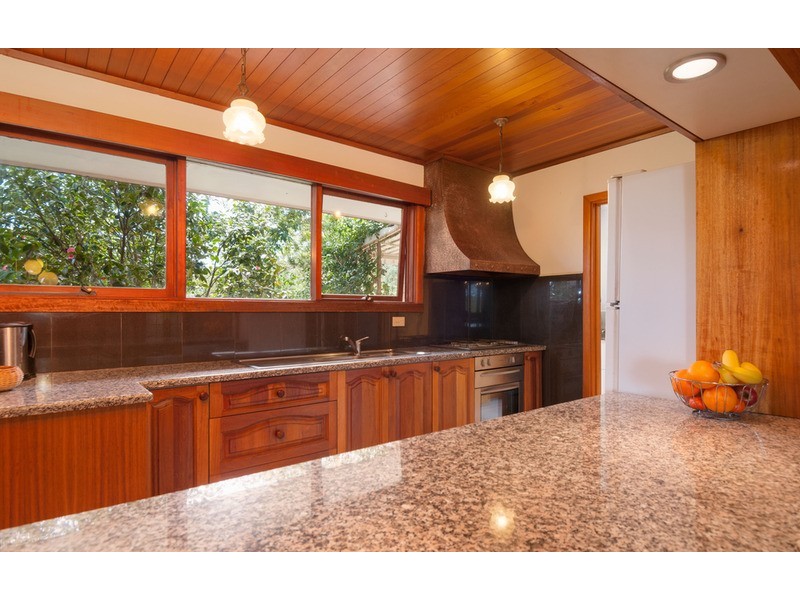 17 Mountain Drive, Mooroolbark VIC 3138