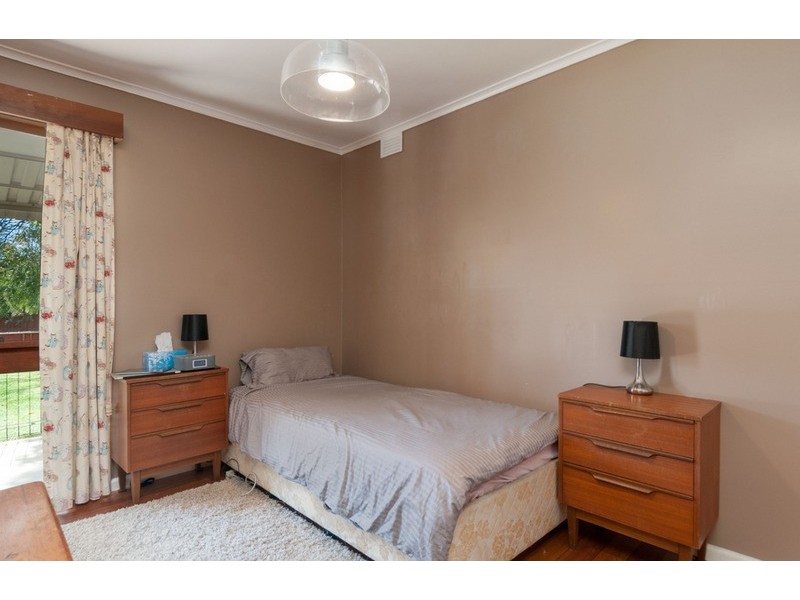 17 Mountain Drive, Mooroolbark VIC 3138