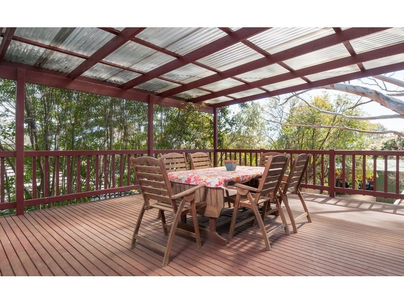 17 Mountain Drive, Mooroolbark VIC 3138