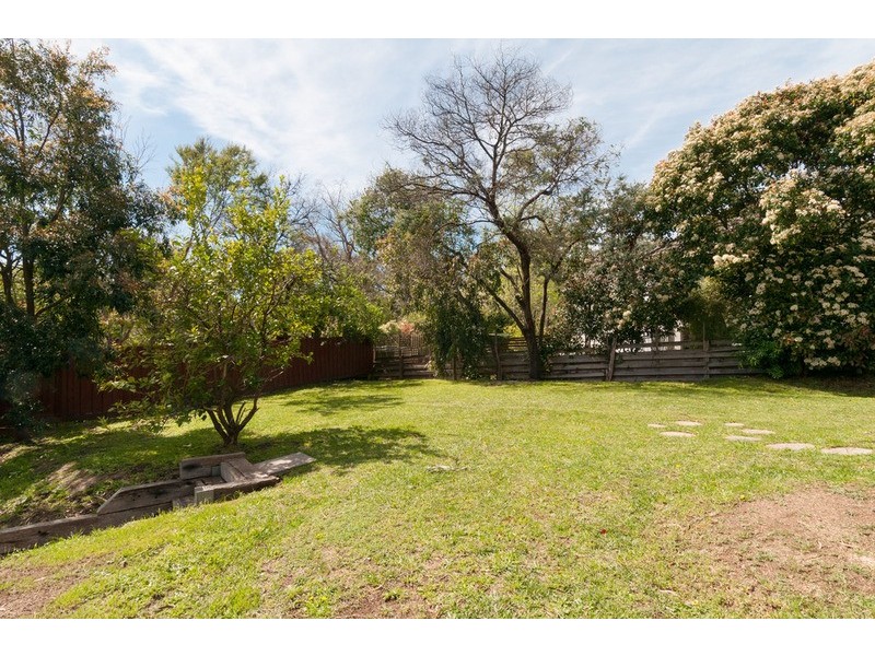 17 Mountain Drive, Mooroolbark VIC 3138