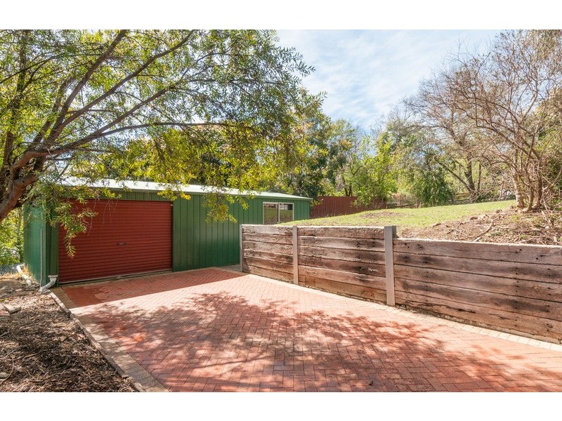 17 Mountain Drive, Mooroolbark VIC 3138