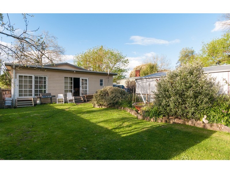 25 Tennyson  Avenue, Kilsyth VIC 3137