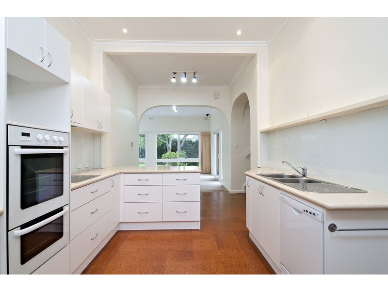 18 Bethela Street, Camberwell VIC 3124