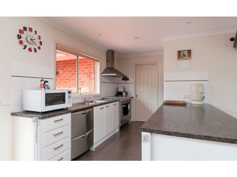 66a Greenslopes Drive, Mooroolbark VIC 3138