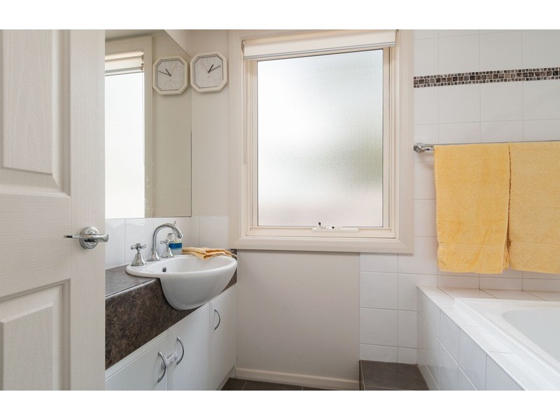 66a Greenslopes Drive, Mooroolbark VIC 3138