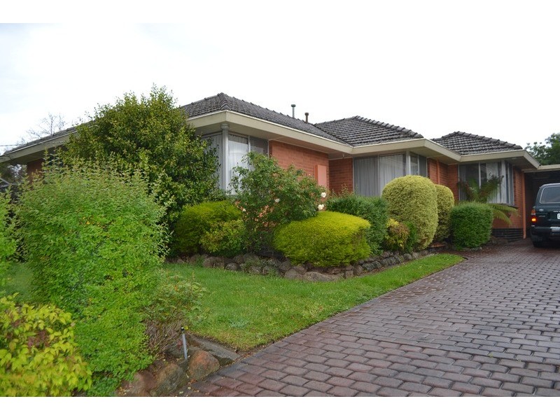 24 Sweetland Street, Mooroolbark VIC 3138