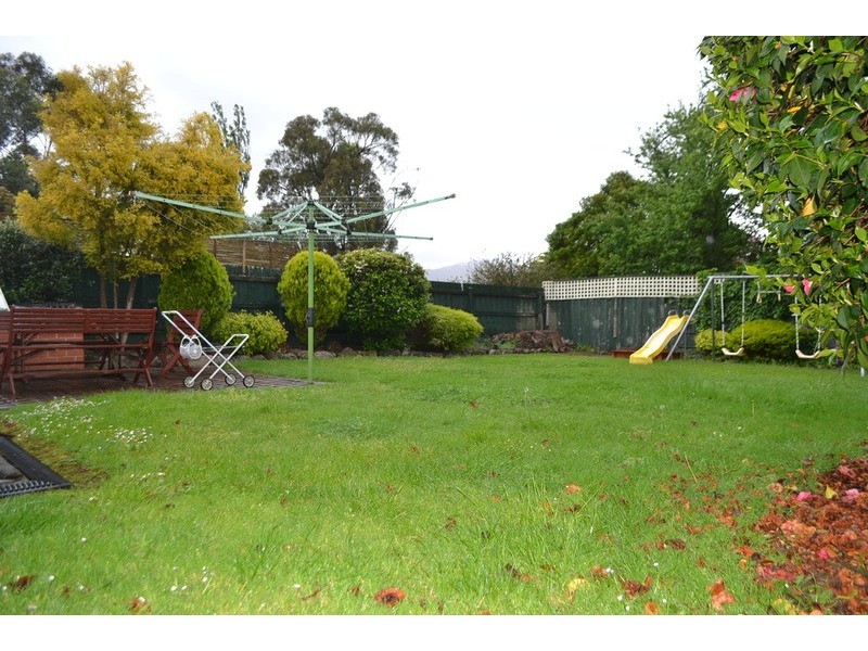 24 Sweetland Street, Mooroolbark VIC 3138