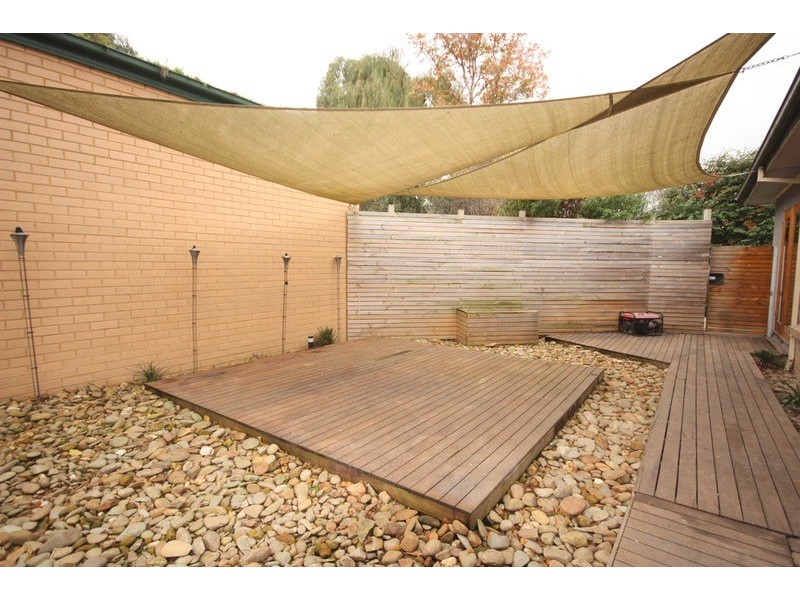 1/37 Swinburne Avenue, Mooroolbark VIC 3138