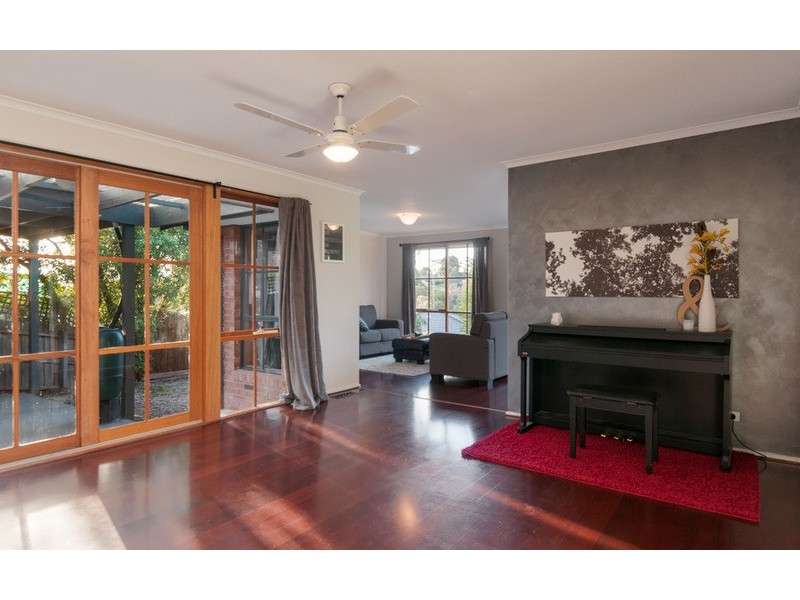 7 Nandina Close, Warranwood VIC 3134