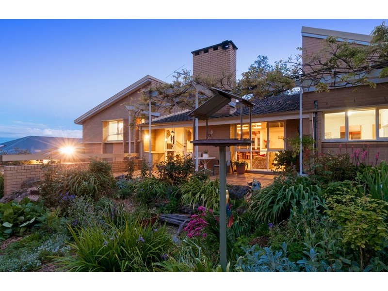 12 Hereford Road, Mount Evelyn VIC 3796