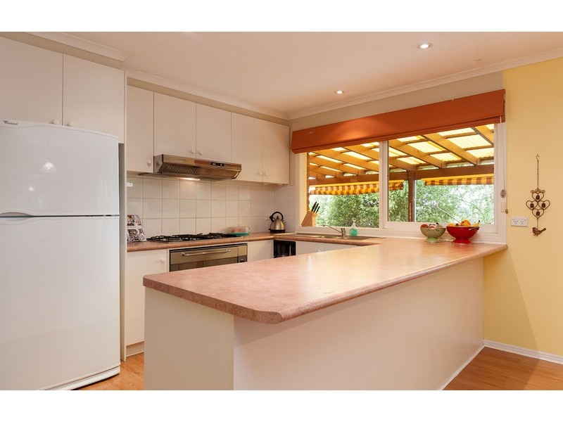 5 Tony  Place, Mooroolbark VIC 3138