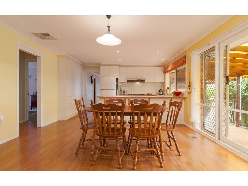 5 Tony  Place, Mooroolbark VIC 3138