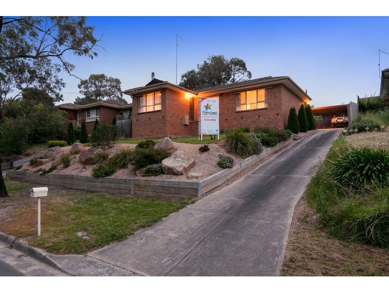 18 Shirley Crescent, Woori Yallock VIC 3139