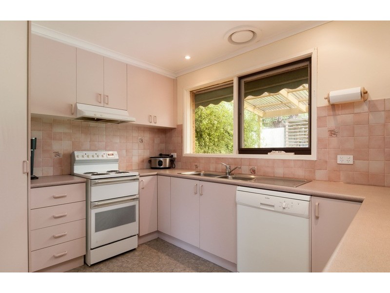 18 Shirley Crescent, Woori Yallock VIC 3139