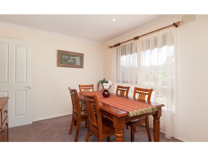 18 Shirley Crescent, Woori Yallock VIC 3139