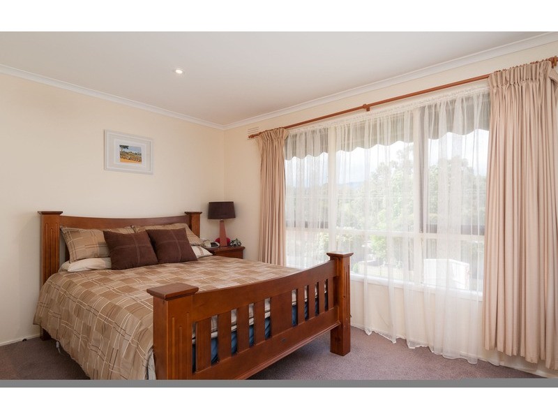 18 Shirley Crescent, Woori Yallock VIC 3139