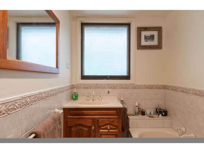 18 Shirley Crescent, Woori Yallock VIC 3139