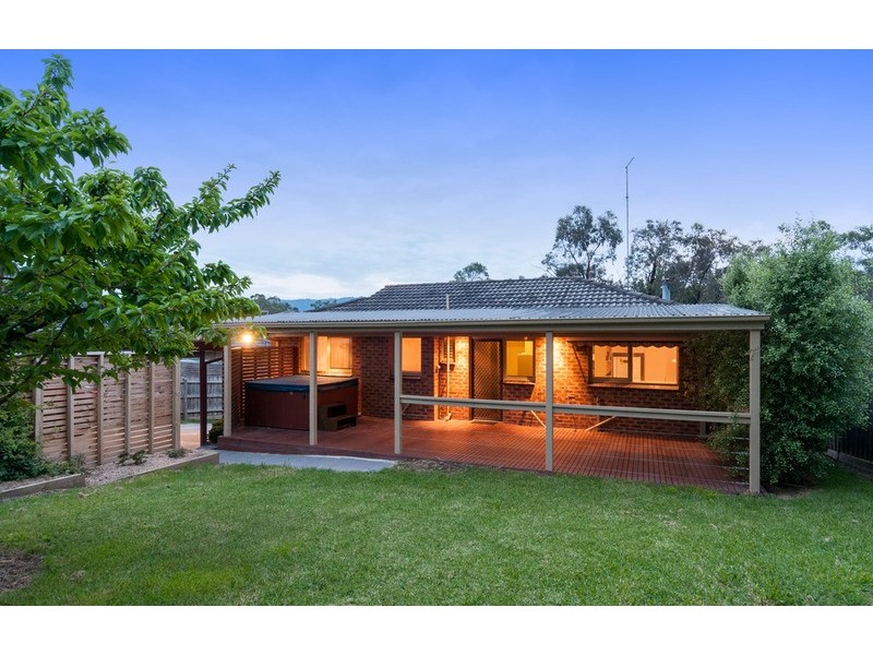 18 Shirley Crescent, Woori Yallock VIC 3139