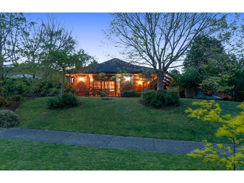 69 Alpine Way, Kilsyth VIC 3137