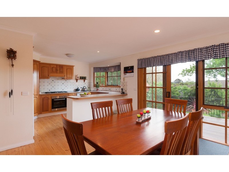 69 Alpine Way, Kilsyth VIC 3137