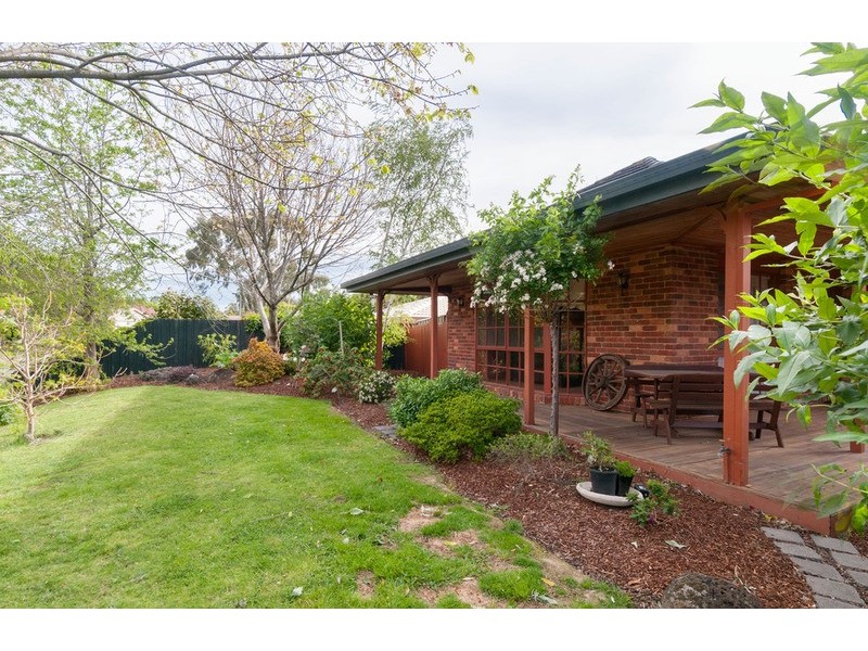 69 Alpine Way, Kilsyth VIC 3137